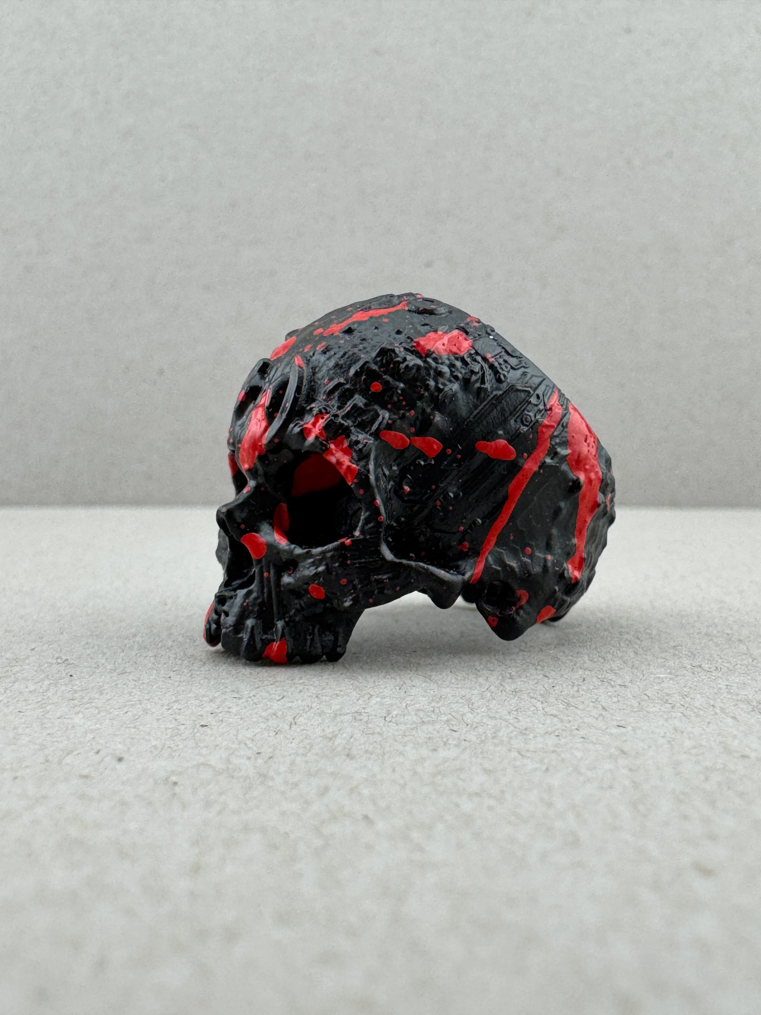 Sz10 Blk/Red Splatter Ceramic on Brass TechSkull.8 Ring - Image 2